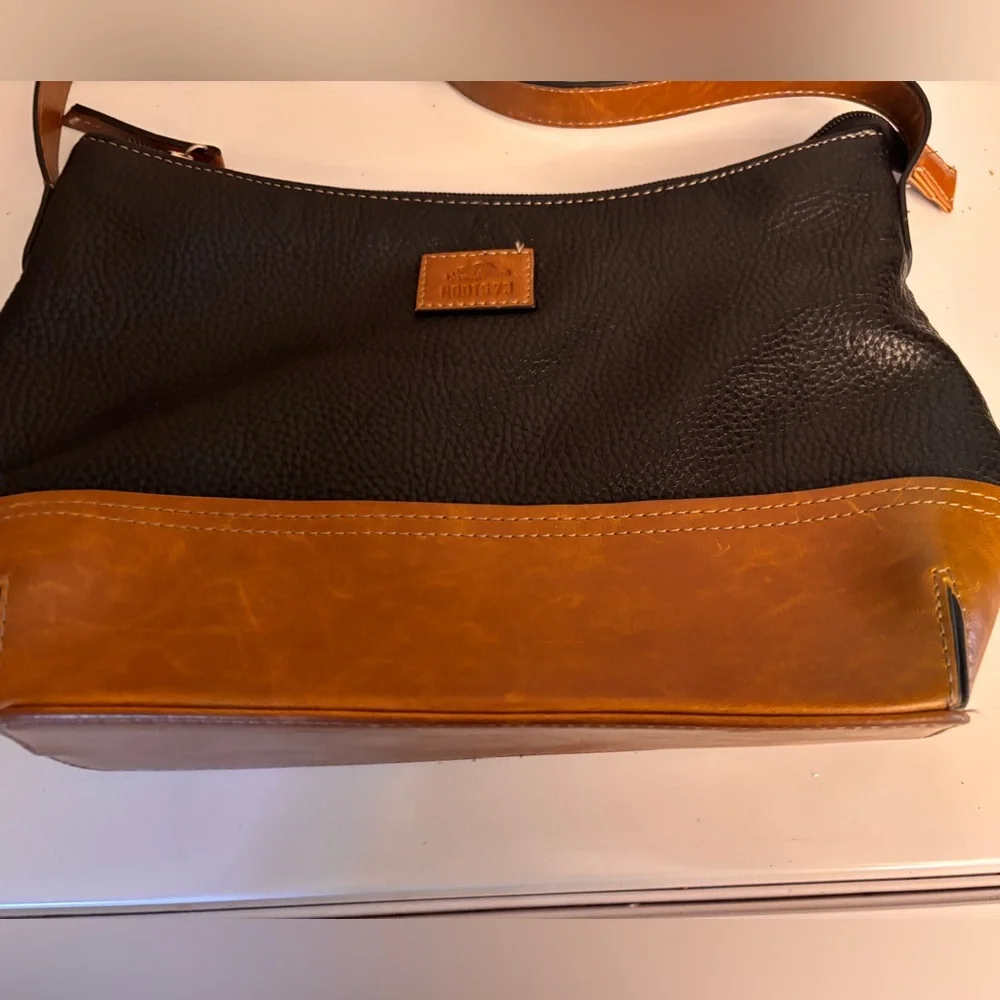 ROOTS 73, in Stylish Black and Brown Leather Crossbody Bag, Adjustable Strap - Picture 7 of 7